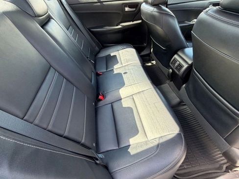 Used 2015 Toyota Camry XLE image 32