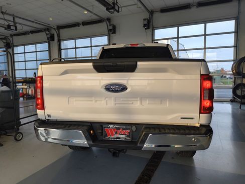 Used 2023 Ford F150 XLT image 5