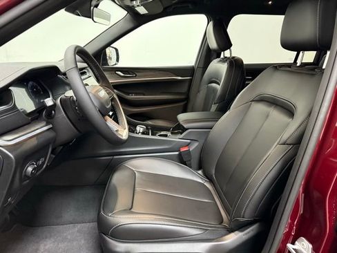 New 2025 Jeep Grand Cherokee L Limited image 13