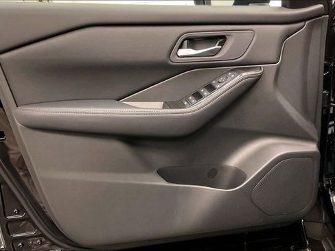 Certified 2026 Nissan Rogue SV image 23