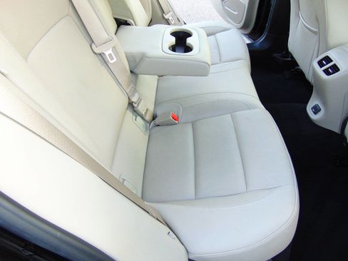 Used 2018 Buick Regal Essence w/ Driver Confidence Package #1 AWD/4WD image 18