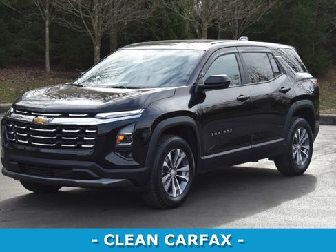 Used 2025 Chevrolet Equinox LT w/ Safety and Technology Package image 3