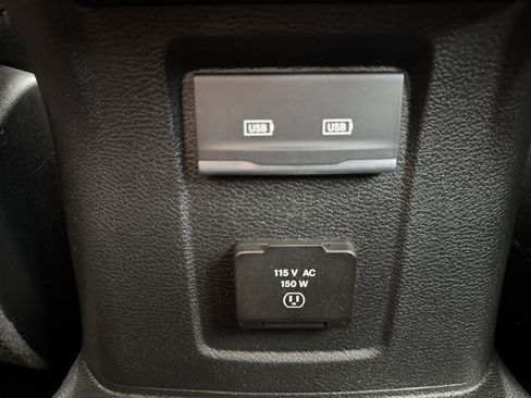 Used 2023 Jeep Wrangler Unlimited Rubicon w/ Cold Weather Group AWD/4WD image 15