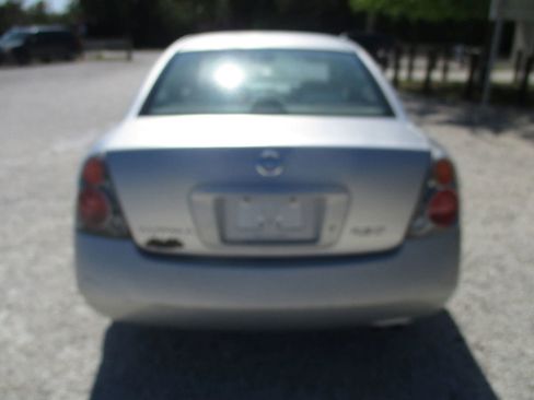 Used 2002 Nissan Altima 2.5 S FWD image 4