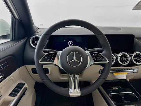 New 2026 Mercedes-Benz GLA 250 image 24