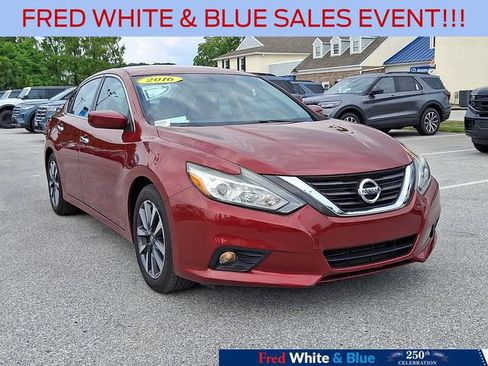 Used 2016 Nissan Altima 2.5 SV FWD image 2