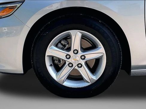 Used 2022 Chevrolet Malibu LT FWD image 9
