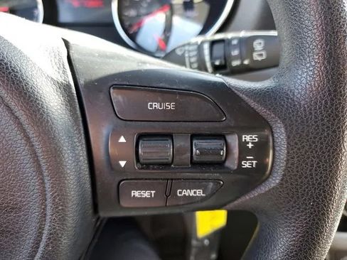 Used 2016 Kia Sedona LX w/ Option Group 020 FWD image 24