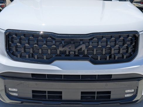 Certified 2025 Kia Telluride SX Prestige X-Line AWD/4WD image 9