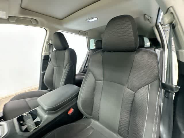Used 2024 Subaru Outback Premium AWD/4WD image 17