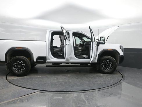Used 2026 GMC Sierra 2500 AT4X image 53
