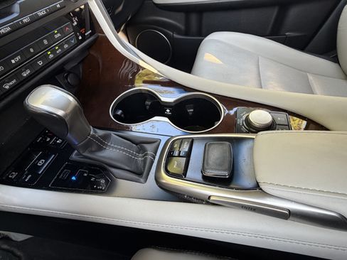 Used 2019 Lexus RX 350 AWD w/ Navigation Package image 28