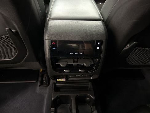 Used 2023 Jeep Grand Cherokee L Laredo AWD/4WD image 31