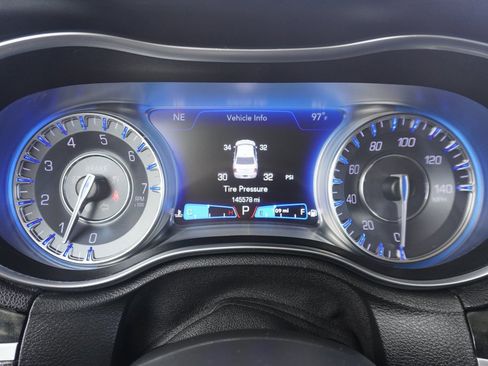 Used 2020 Chrysler 300 Limited image 11