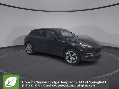 Used 2020 Porsche Macan AWD/4WD image 2