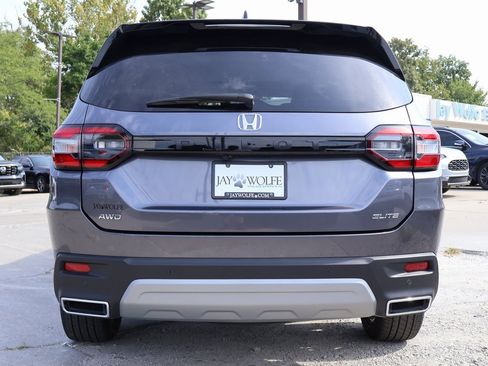 Used 2023 Honda Pilot Elite image 6