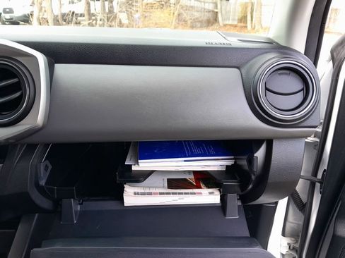 Used 2016 Toyota Tacoma SR5 w/ SR5 Appearance Package (SN) image 41