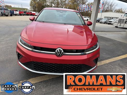 Used 2025 Volkswagen Jetta SE image 8