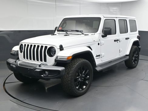 Used 2021 Jeep Wrangler Unlimited Sahara image 4