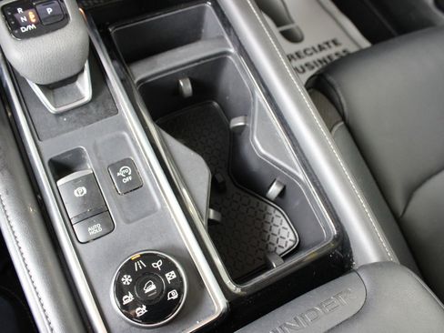 Used 2024 Nissan Pathfinder SL w/ Cargo Package image 39