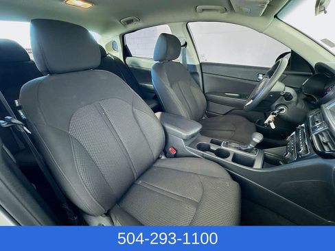 Used 2018 Kia Optima LX w/ 17" Alloy Wheels Package image 25