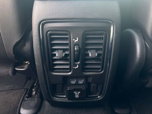Used 2022 Jeep Grand Cherokee Limited AWD/4WD image 27