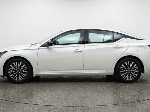 Used 2025 Nissan Altima 2.5 SV image 5