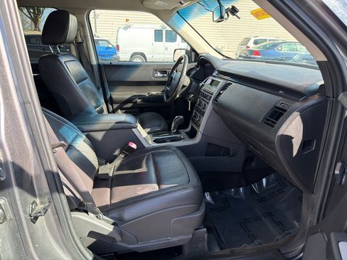 Used 2009 Ford Flex SE image 16