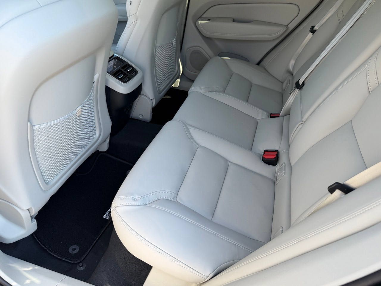 New 2027 Volvo XC60 B5 Ultra AWD/4WD image 22
