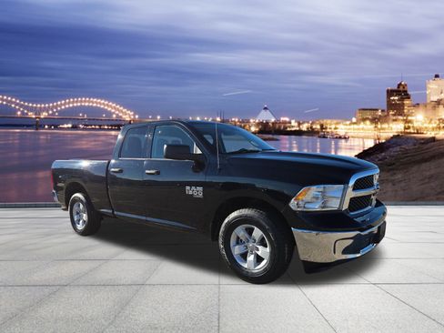 Certified 2024 RAM 1500 Classic SLT image 4