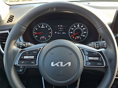 Used 2022 Kia Seltos EX image 20