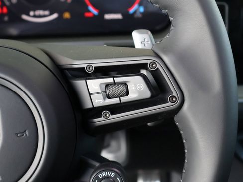 New 2025 Porsche Cayenne S image 31