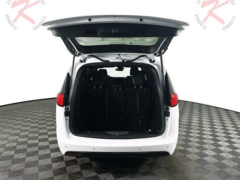 New 2026 Chrysler Voyager LX image 16