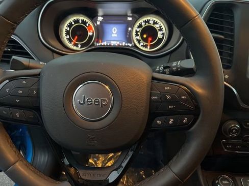 Used 2023 Jeep Cherokee Altitude Lux AWD/4WD image 19