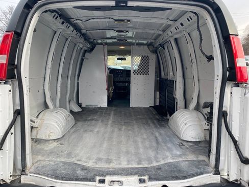 Used 2019 Chevrolet Express 2500 w/ Driver Convenience Package RWD image 19