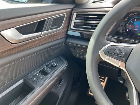 New 2026 Volkswagen Atlas SEL Premium R-Line AWD/4WD image 18
