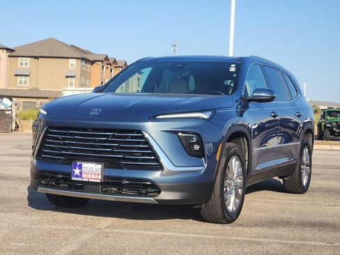 Used 2026 Buick Enclave Preferred w/ Power Package FWD image 2
