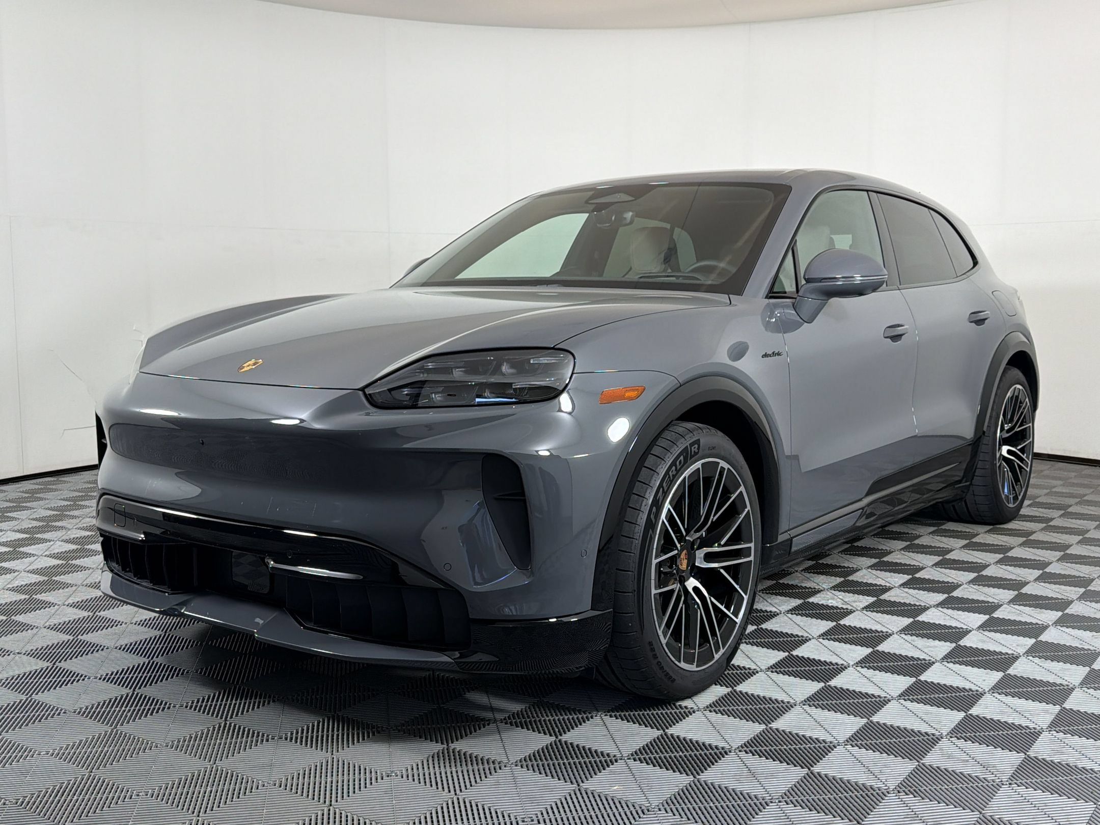 Used 2026 Porsche Cayenne Electric AWD/4WD image 1