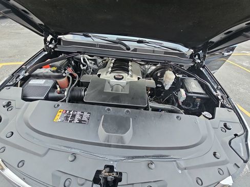 Used 2018 Cadillac Escalade ESV Premium Luxury image 33