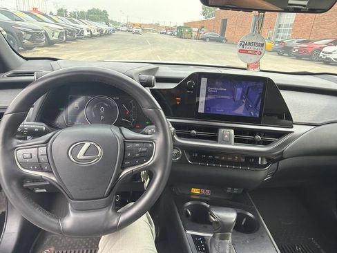 Used 2024 Lexus UX 250h AWD w/ Premium Package image 11
