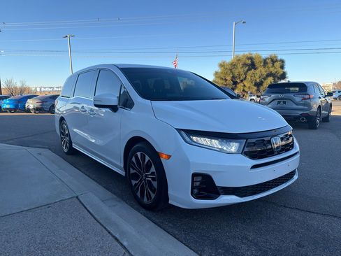 Used 2025 Honda Odyssey Elite image 5