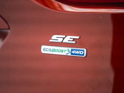 Used 2016 Ford Escape SE AWD/4WD image 9