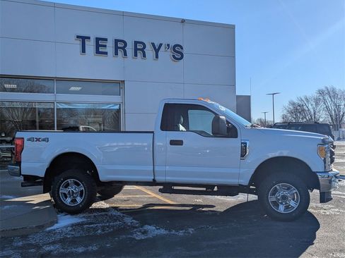 Used 2017 Ford F350 XL image 2