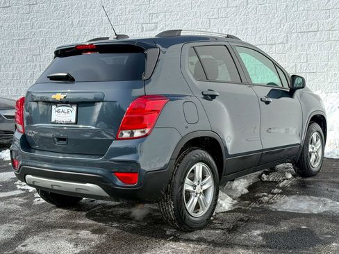 Used 2022 Chevrolet Trax LT w/ LT Convenience Package image 7