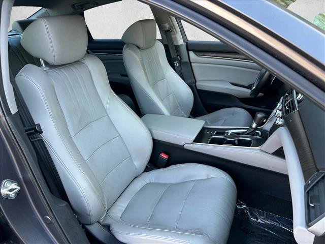 Used 2018 Honda Accord Touring image 25
