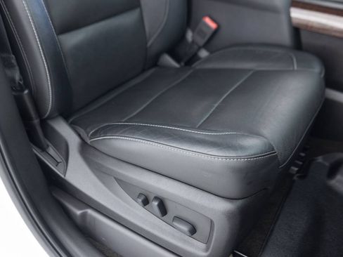 Used 2018 GMC Yukon XL SLT w/ Premium Edition AWD/4WD image 32