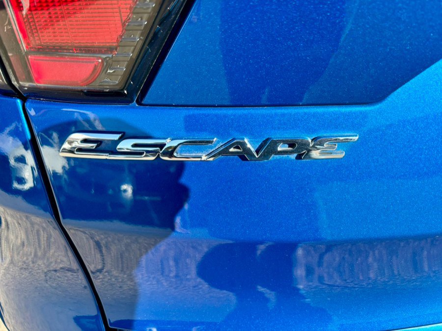 Used 2018 Ford Escape Titanium w/ Ford Safe & Smart Package AWD/4WD image 30