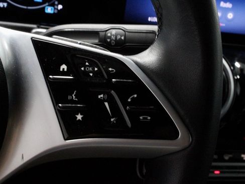 Used 2025 Mercedes-Benz GLB 250 GLB 250 image 29