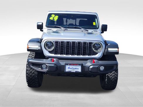 Used 2024 Jeep Gladiator Rubicon w/ Convenience Group AWD/4WD image 2