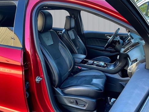 Used 2020 Ford Edge ST w/ Equipment Group 401A image 28